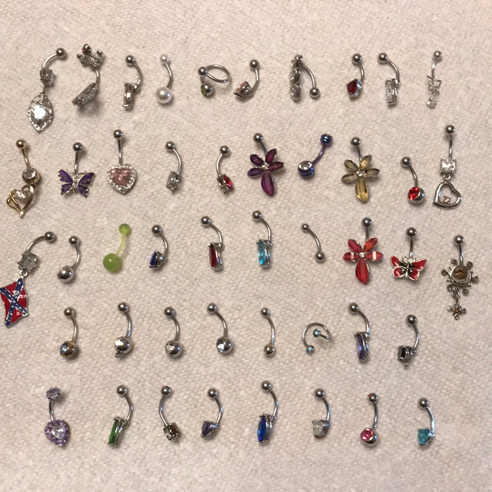 LOT of 46 belly naval rings